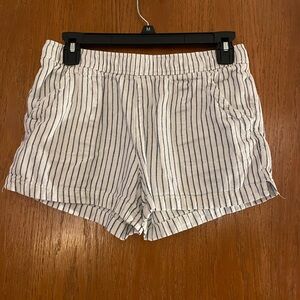 Girl’s Size XL White And Blue Old Navy Shorts